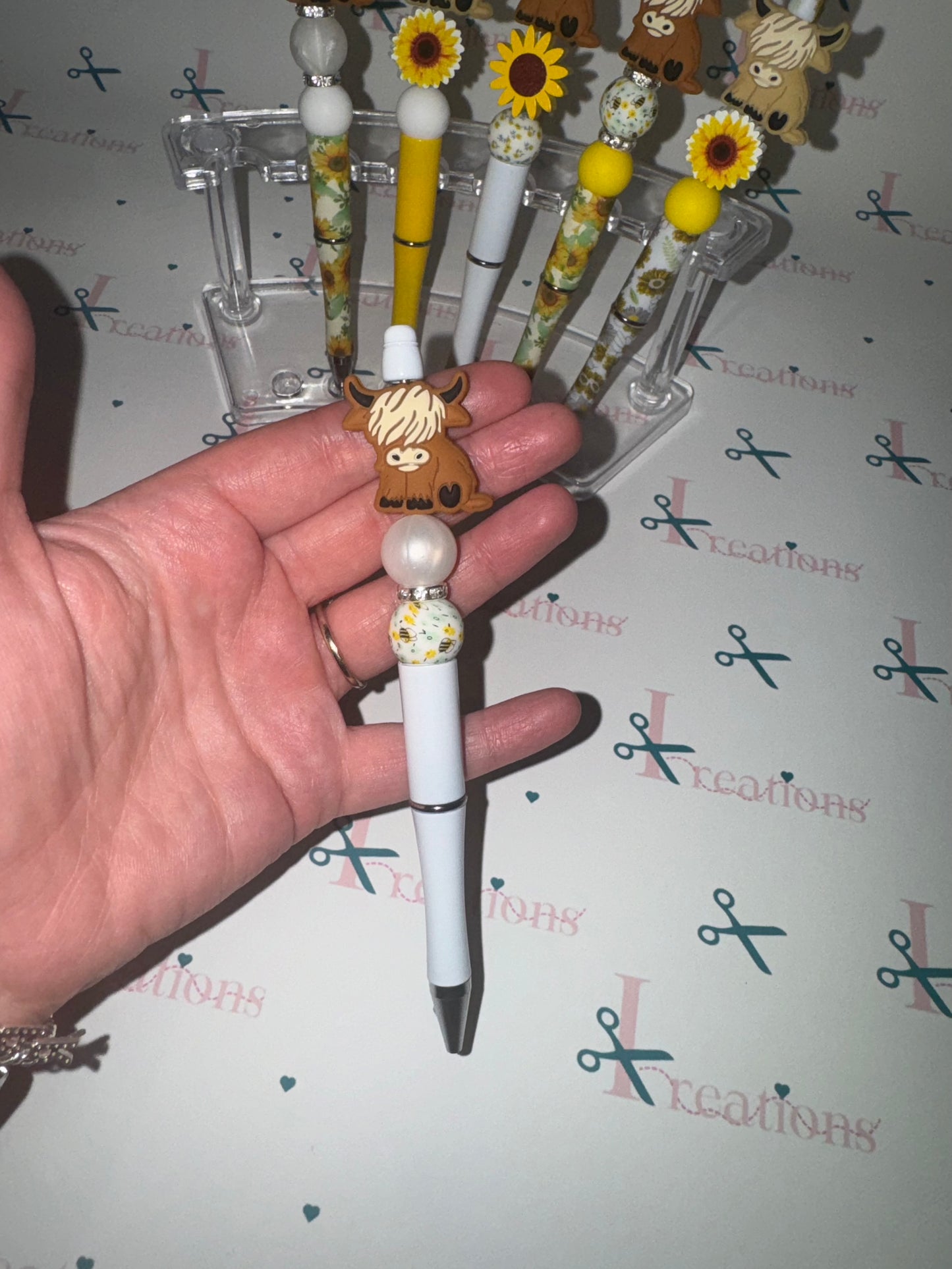 Highland Cow Mystery Pen