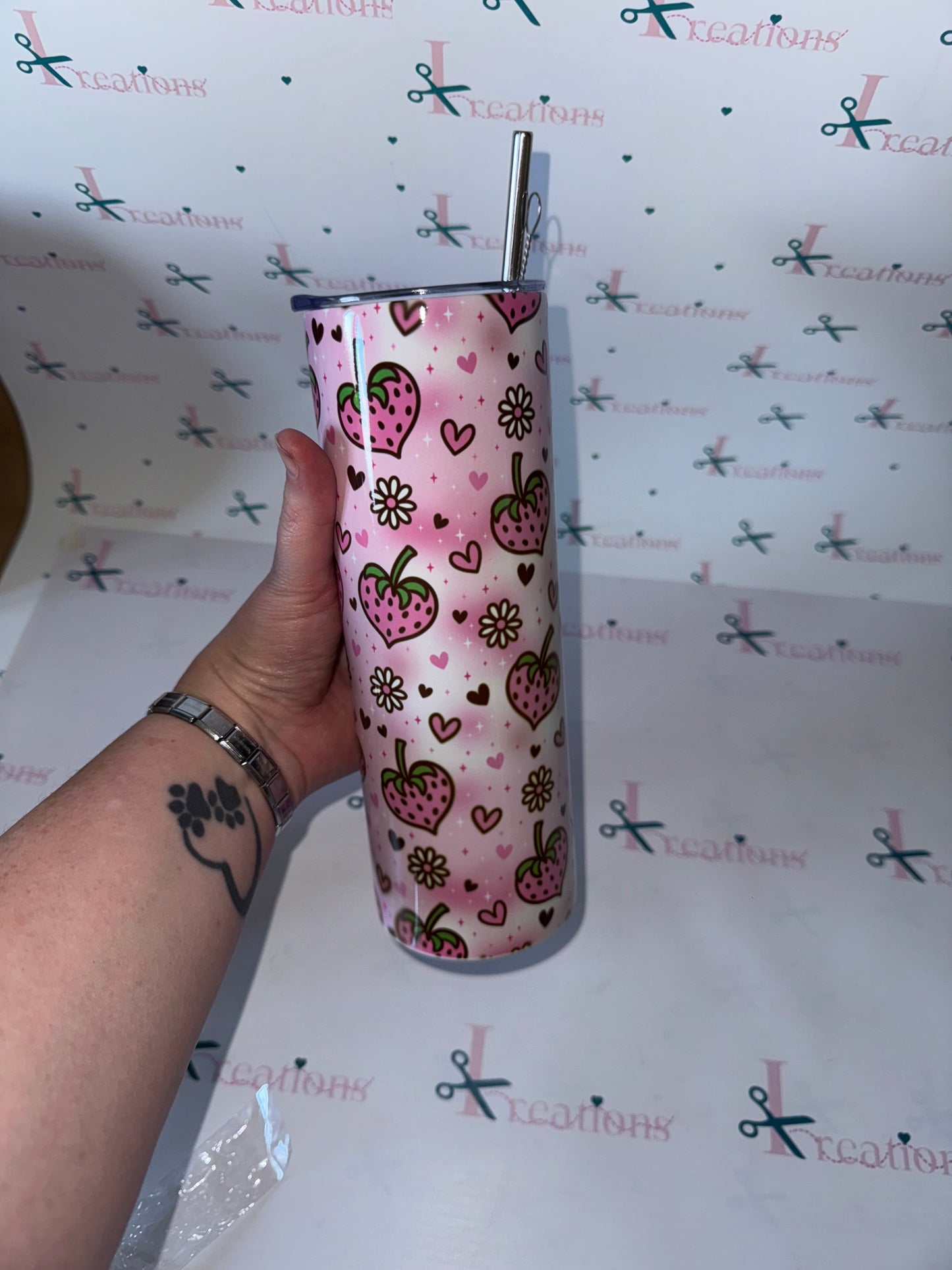 20oz Strawberry Design Whoopsie Tumbler