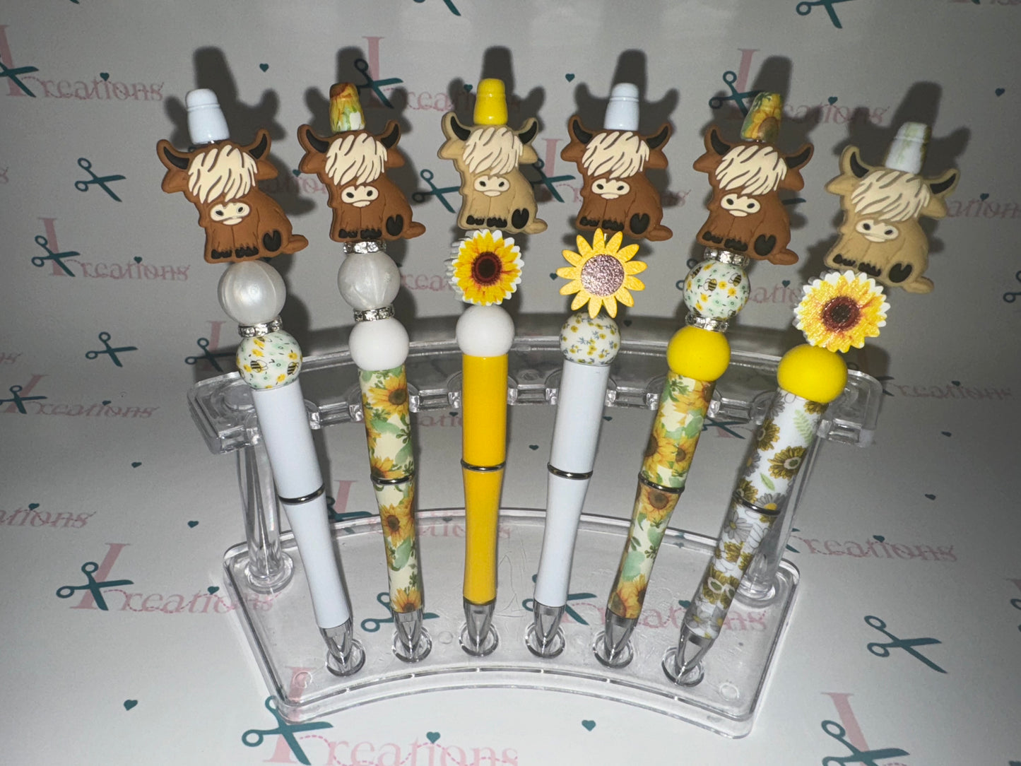 Highland Cow Mystery Pen