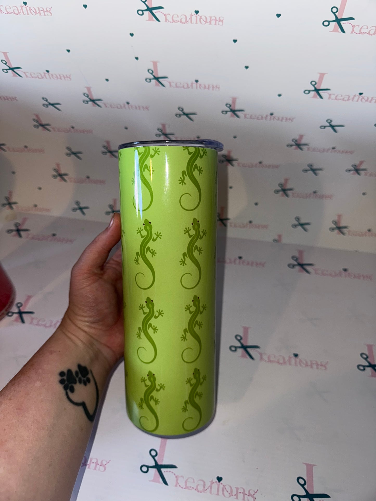 20oz green lizard  Design Whoopsie Tumbler